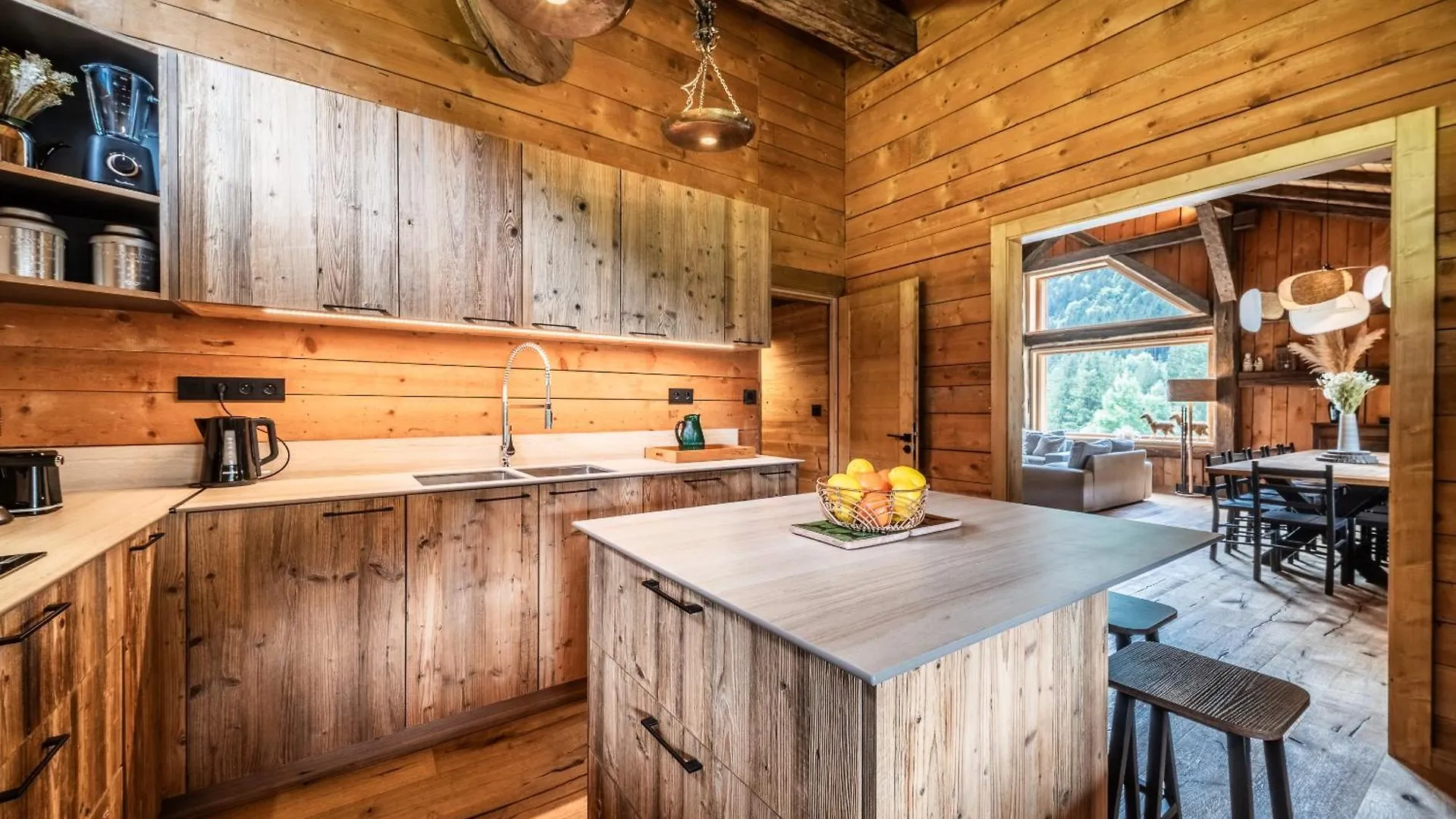 Chalet Le Soli Morzine - By Emerald Stay