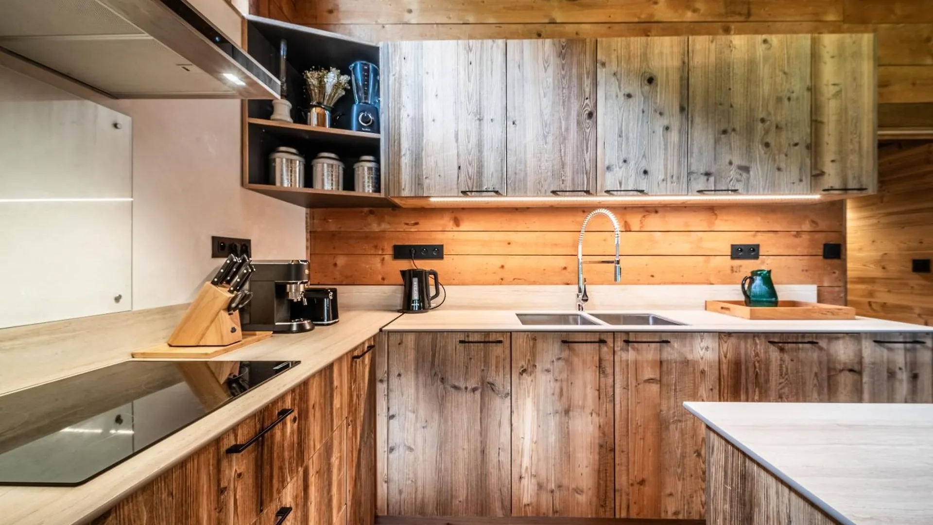 Chalet Le Soli Morzine - By Emerald Stay