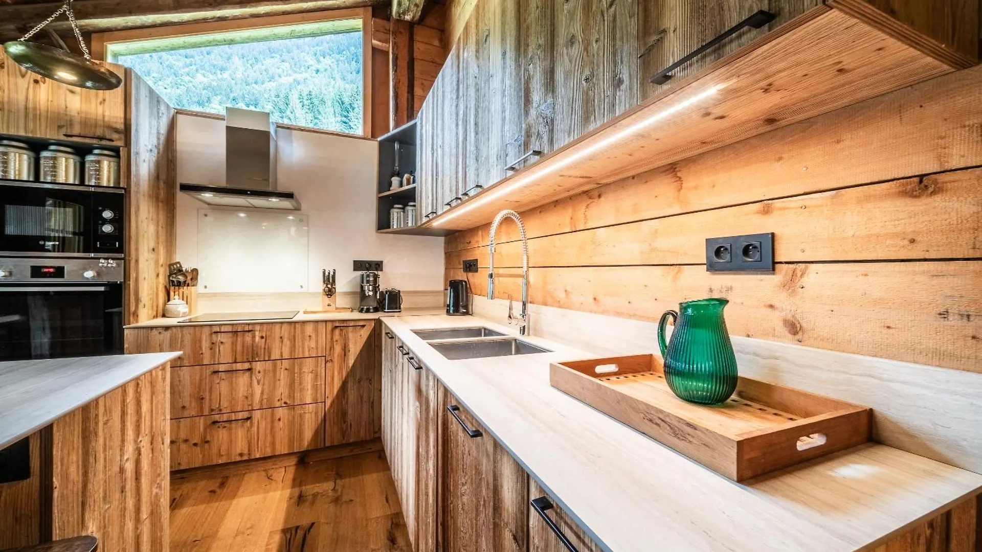 Chalet Le Soli Morzine - By Emerald Stay 0*,